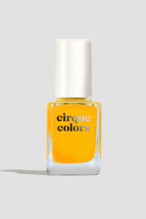 Les 7 couleurs de vernis à ongles les plus tendance de l’été 2021 Bottle MUNCHIES Low Res 27514.16200664954e163568 07b0 4d50 b9cc bba134101337 ORIGINAL - Les 7 couleurs de vernis à ongles les plus tendance de l’été 2021