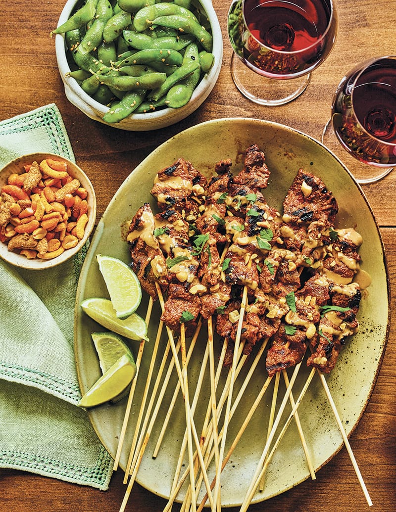 Satay de bœuf grillé aux arachides
