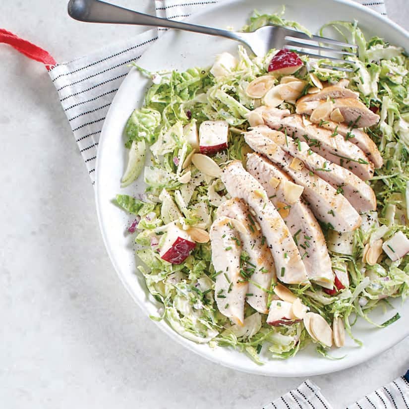 Recette de salade de choux de Bruxelles au poulet et au citron Coup de Pouce