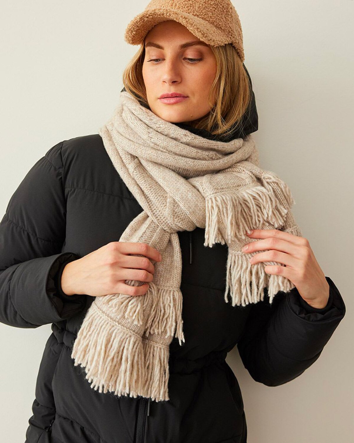 Foulard D'hiver Noir à Carreaux - Neuf Sans étiquette - Multifonction (écharpe, Porte-clés ?)