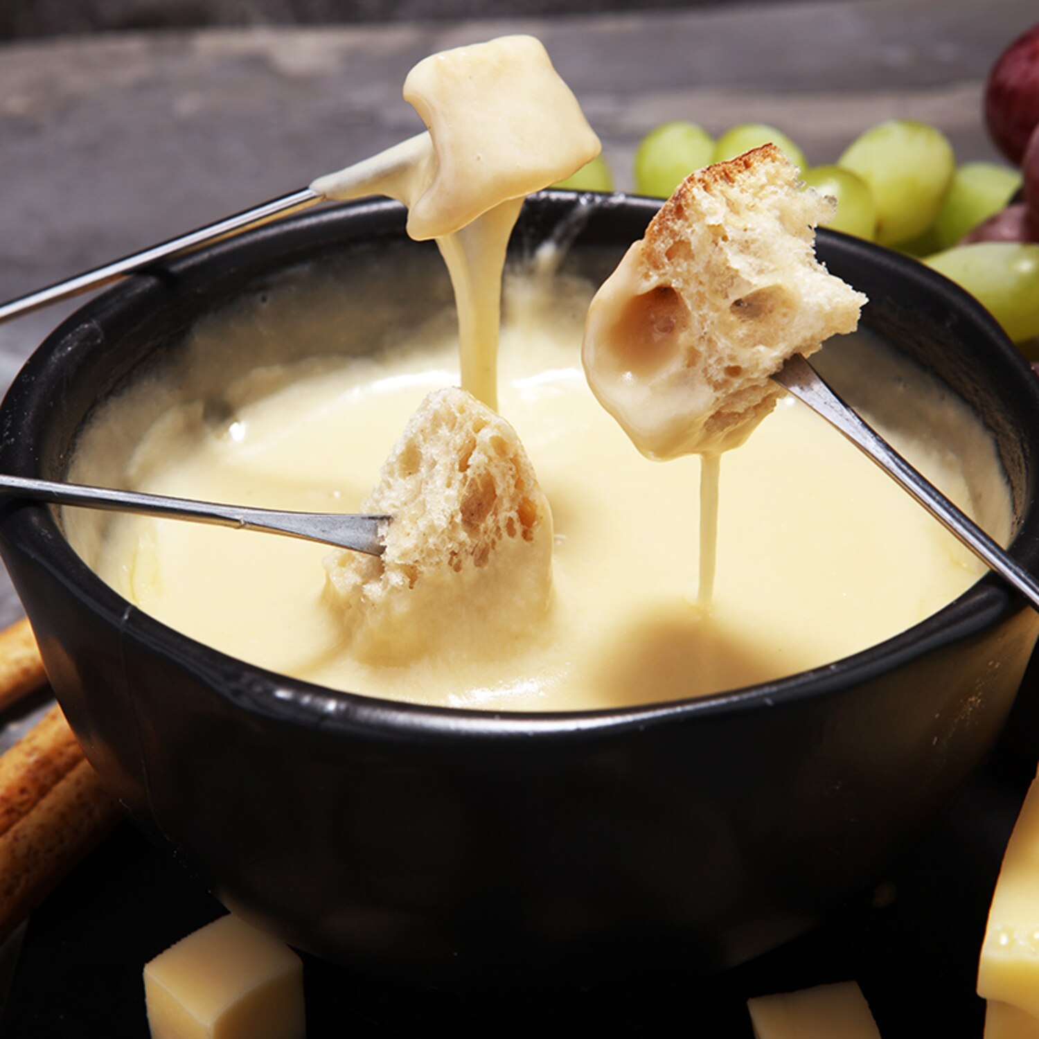 Recette de fondue suisse Coup de Pouce