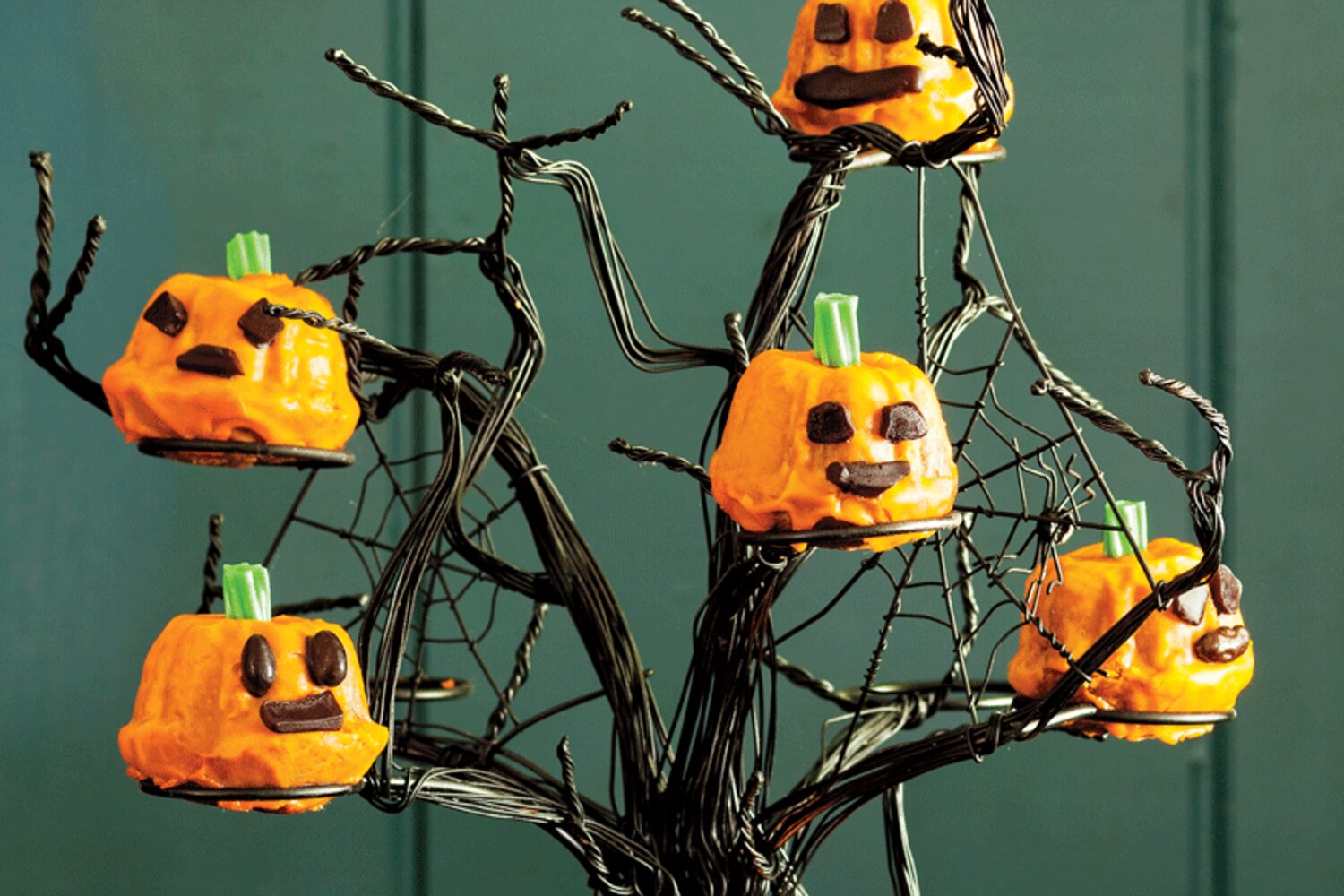 Mini Pumpkin Cakes | Canadian Living