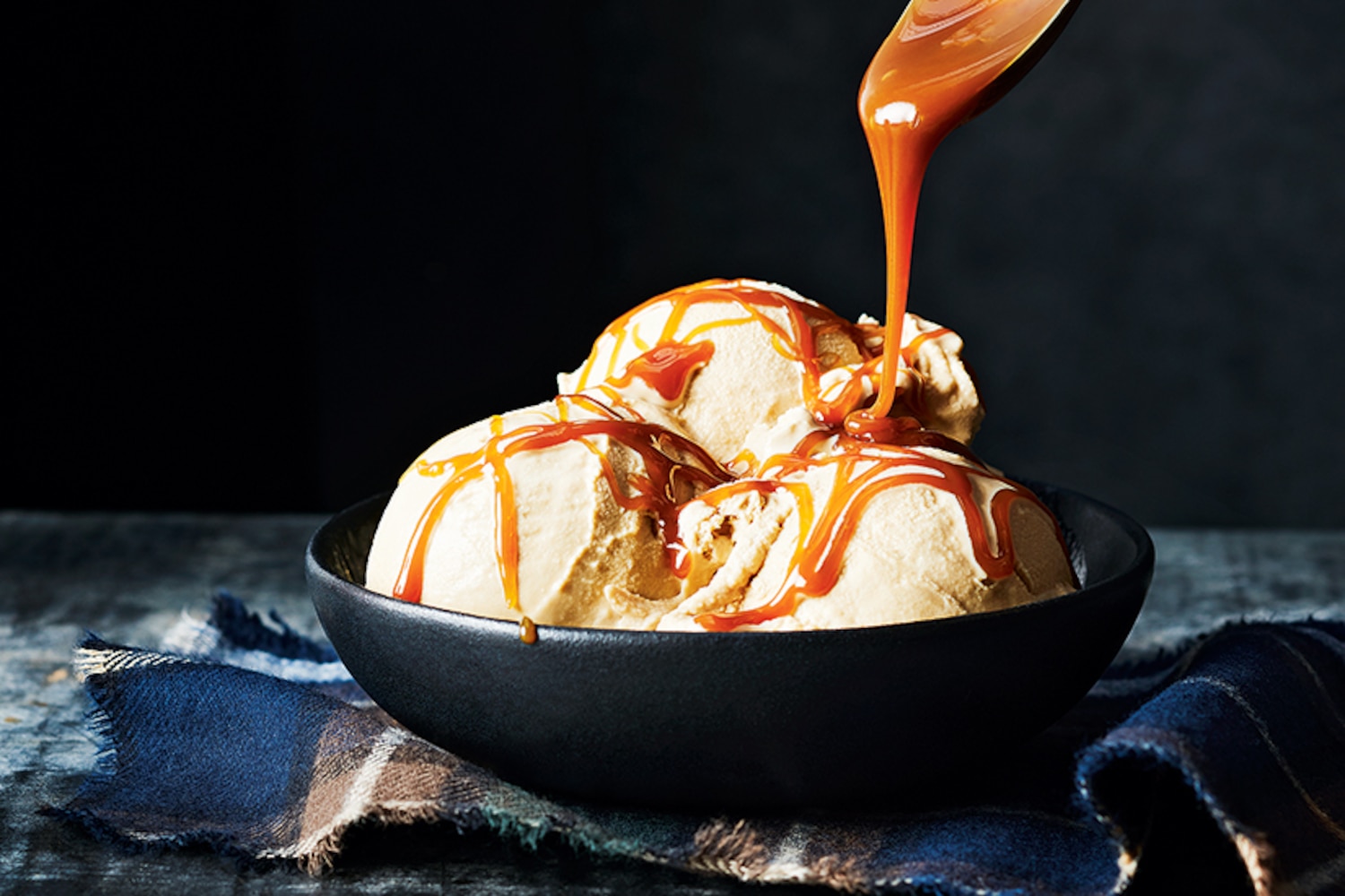Irish Cream Ice Cream With Toffee Sauce Canadian Living