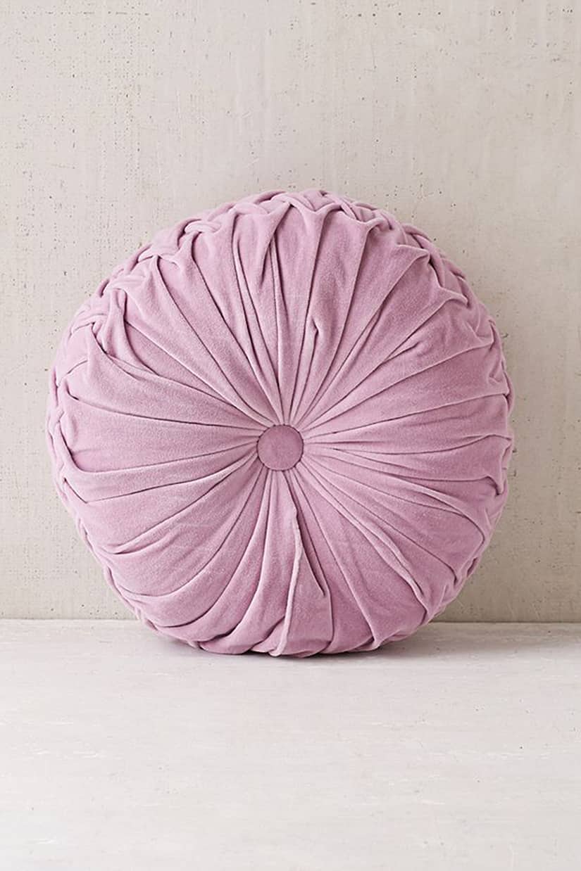 Beautiful pillows and throws to get your home ready for spring