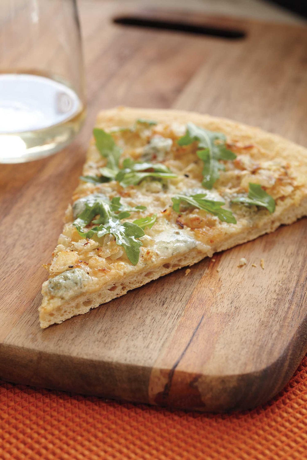 Onion and Gorgonzola Pizza With Arugula | Canadian Living