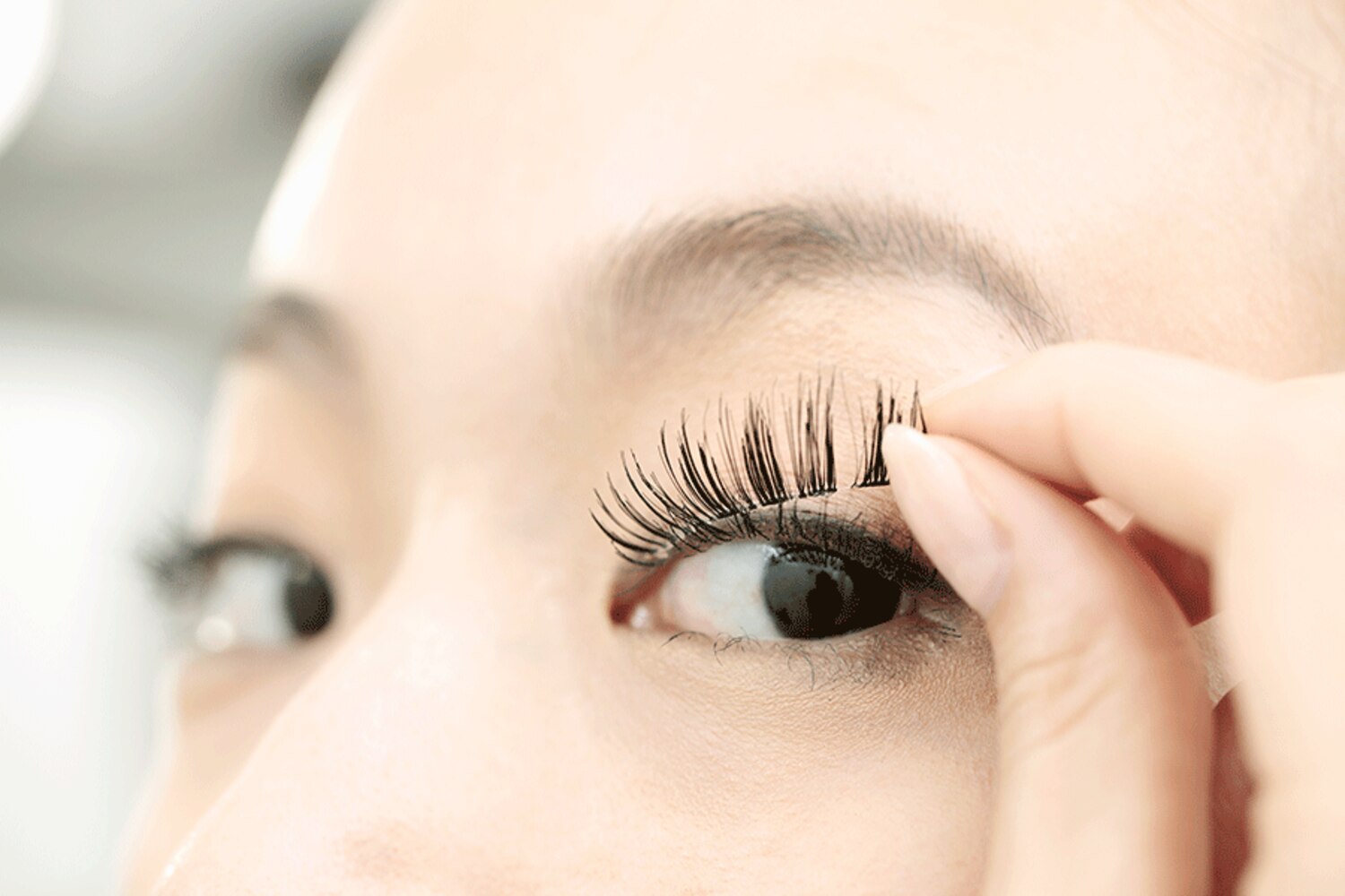 How to apply false eyelashes | Canadian Living