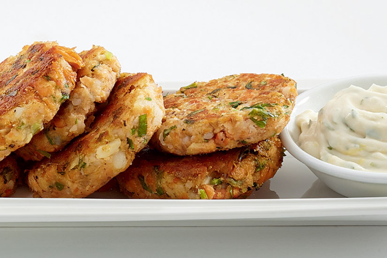 Lemon Pepper Salmon Cakes With Herbed Garlic Mayo | Canadian Living