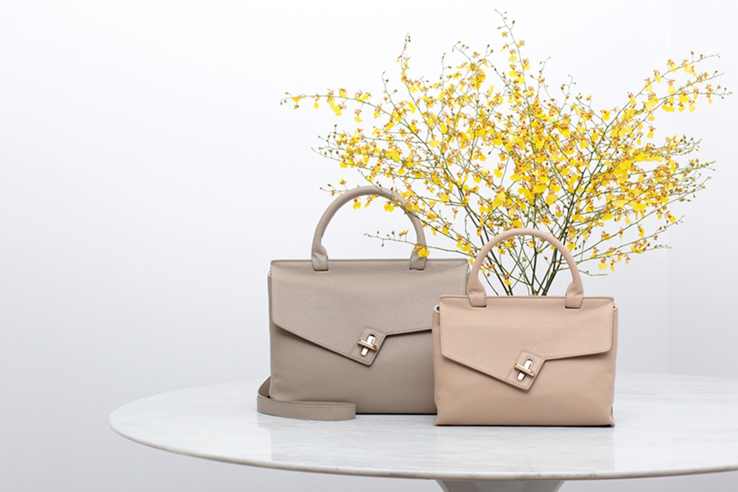 Ela Handbags - Women's Apple Leather Card Holder