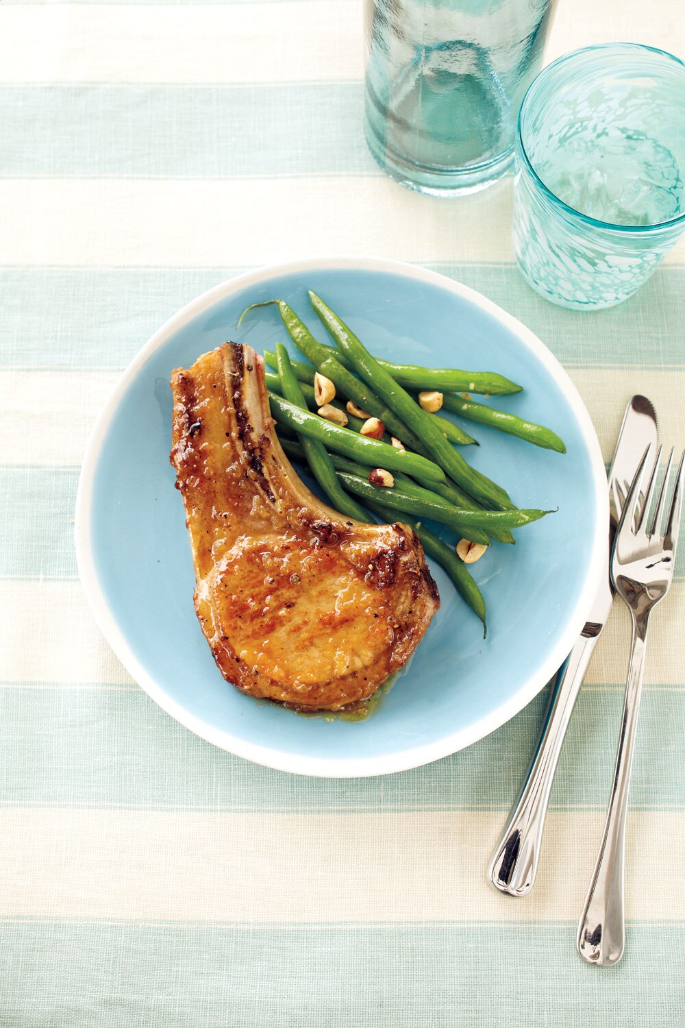 Orange-Glazed Pork Chops With Hazelnut Green Beans | Canadian Living