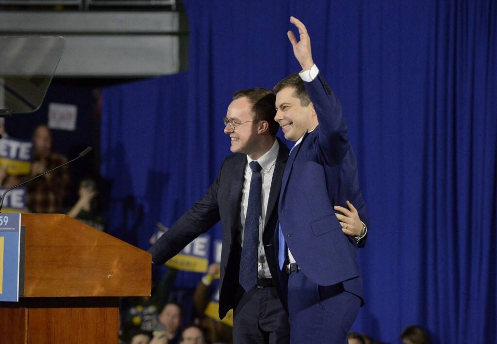 The U.S. Secretary of Transportation and her husband introduced their twins