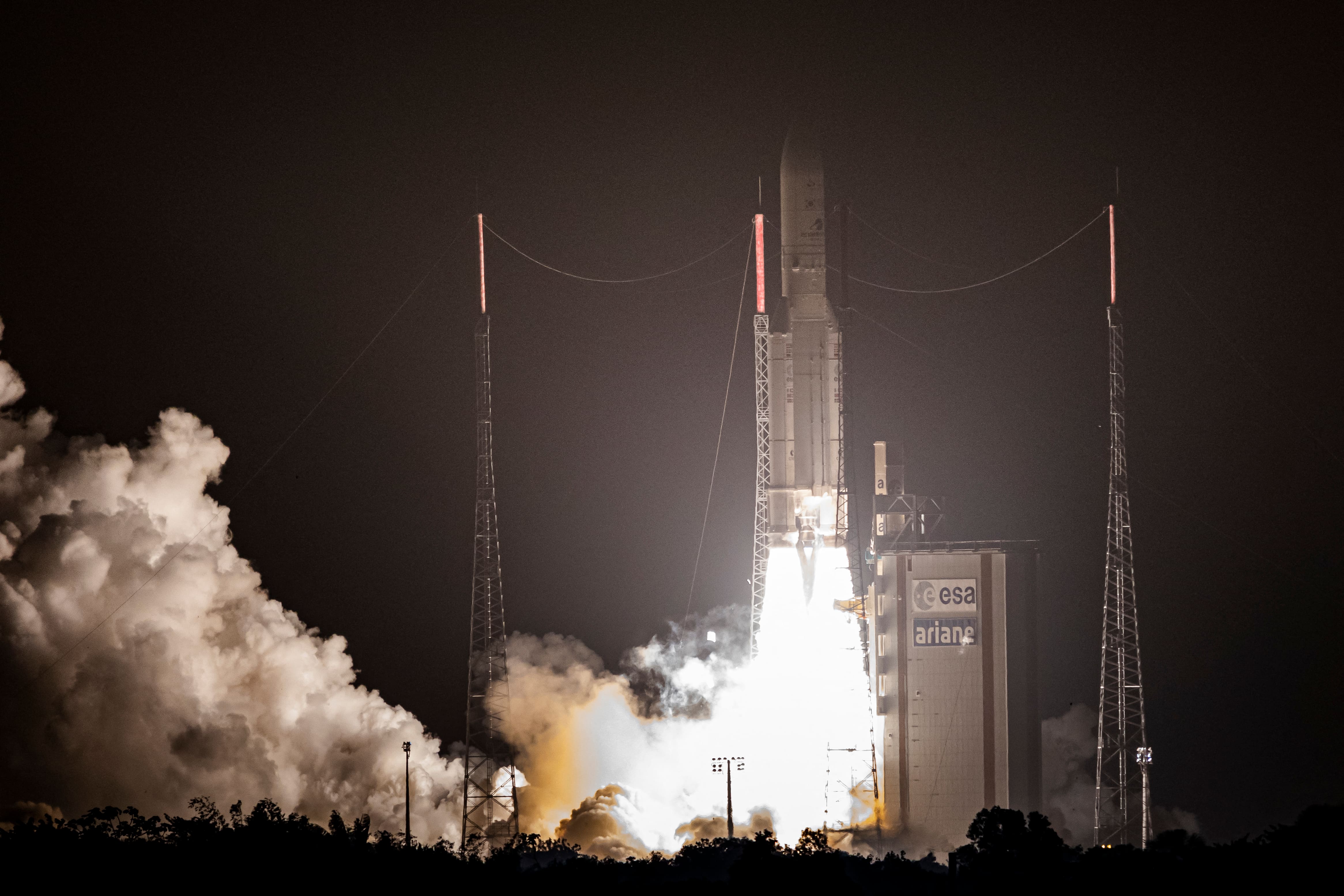 Paris lance un satellite militaire derni&egrave;re g&eacute;n&eacute;ration