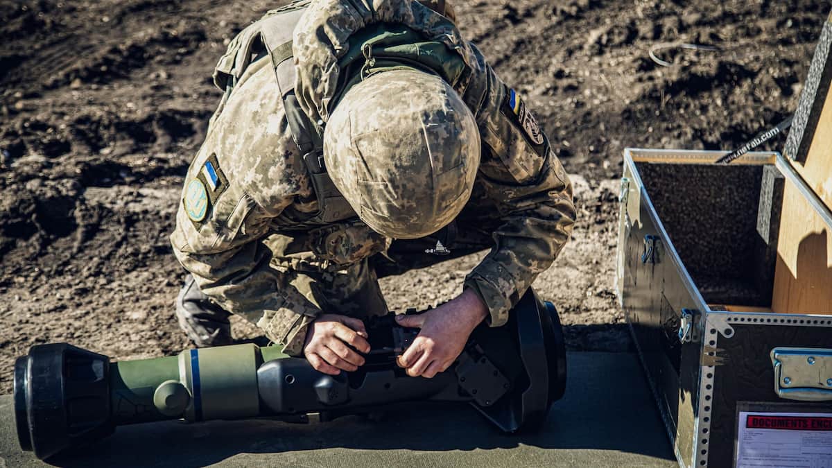 Un soldat ukrainien remercie les Britanniques pour avoir détruit un char russe