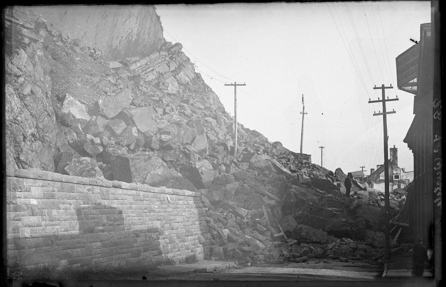 [PHOTOS] Voici 8 faits surprenants sur l’éboulement rocheux du 19