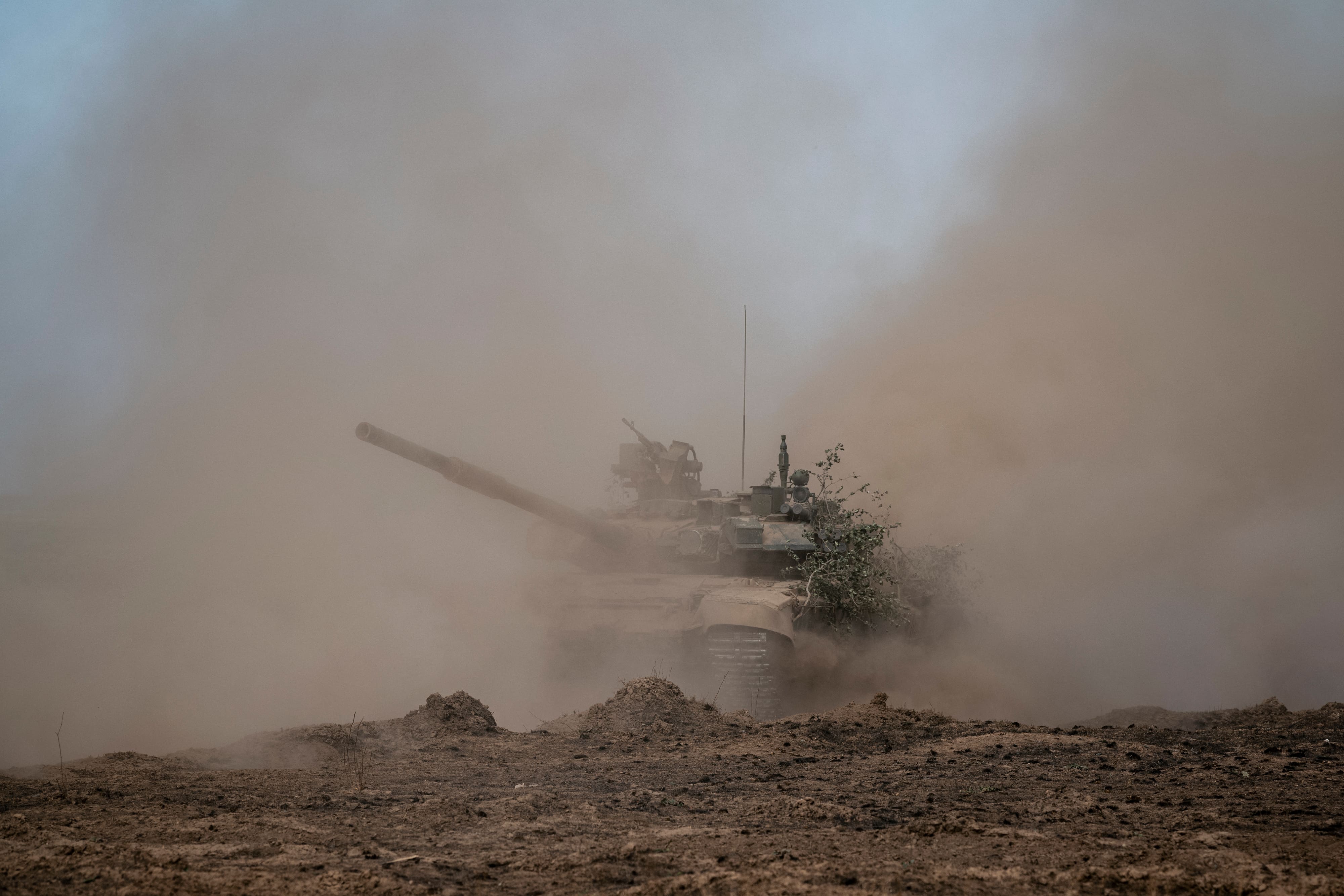 Ky&iuml;v va recevoir prochainement des armes lourdes de pays est-europ&eacute;ens