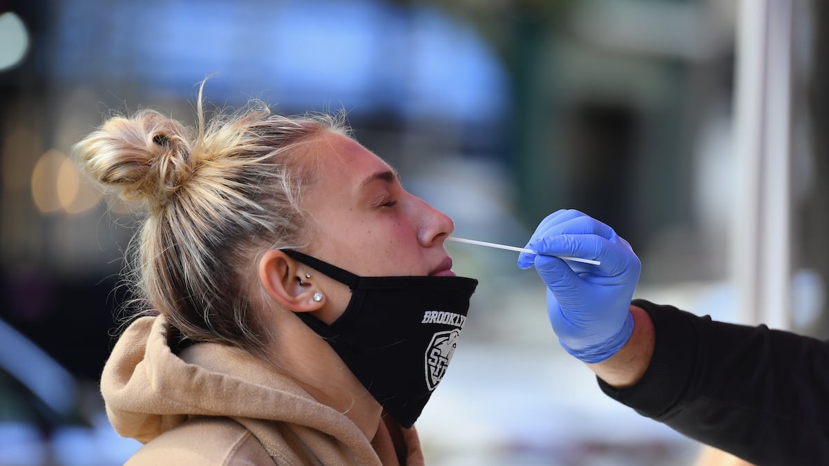 Has the exponential growth of cases absorbed Quebec? 1