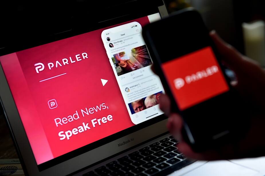 Image principale de l'article Le réseau social conservateur Parler hors ligne