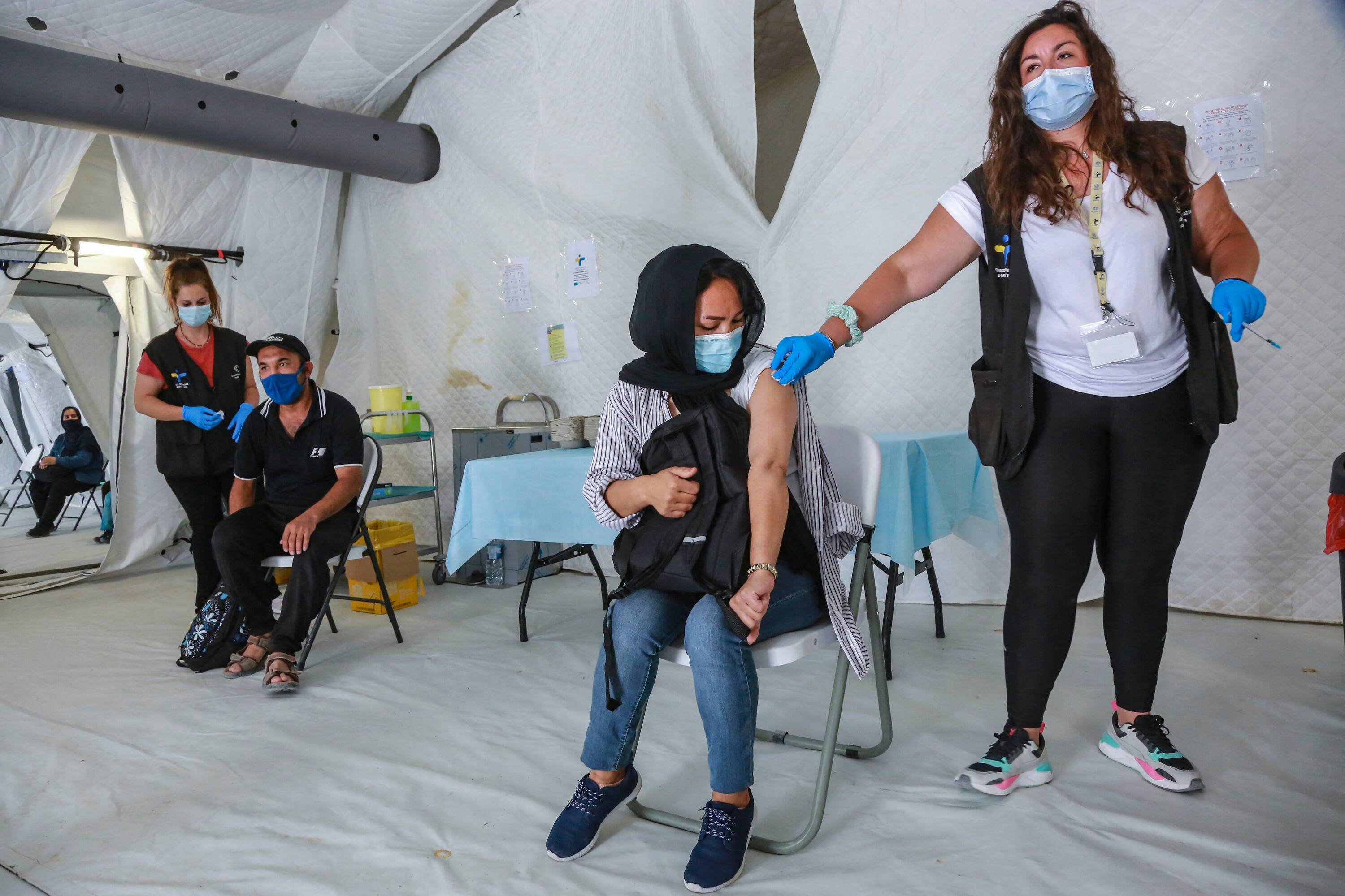 COVID la Grèce amorce la vaccination pour les 1215 ans en août TVA