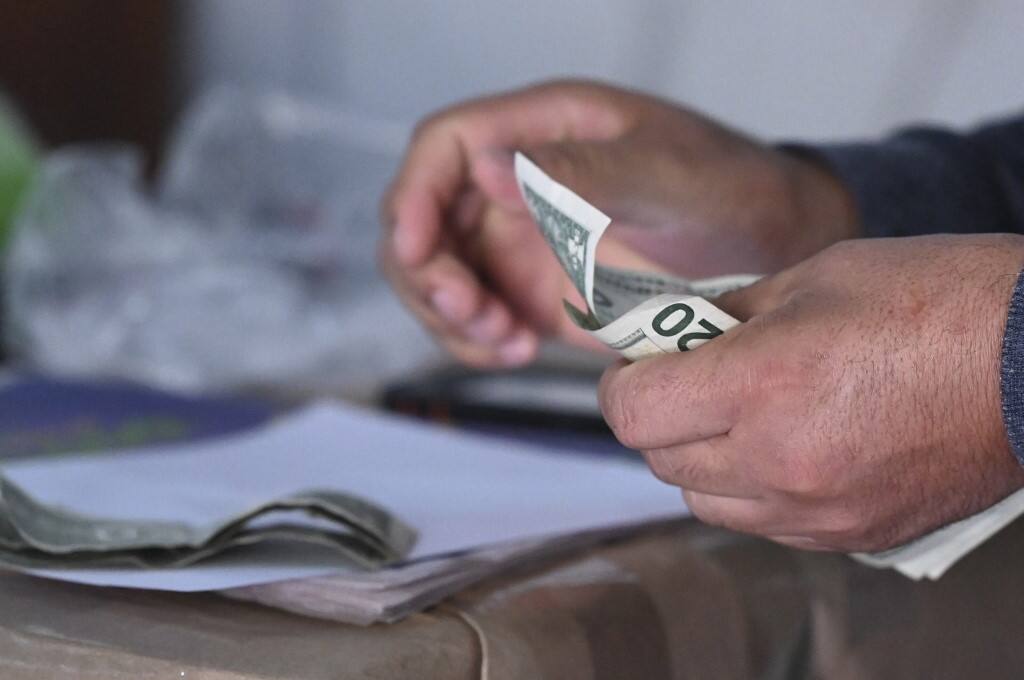 Les revenus ont augment&eacute; en 2020 et la pauvret&eacute; a baiss&eacute; malgr&eacute; la crise