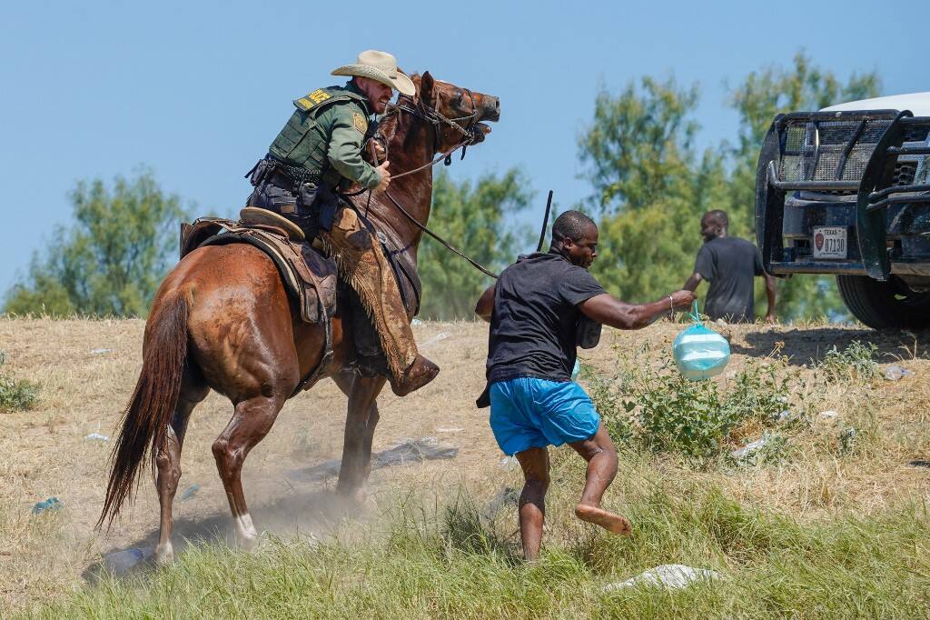 La police aux fronti&egrave;res am&eacute;ricaine suspend son utilisation d'agents &agrave; cheval au Texas