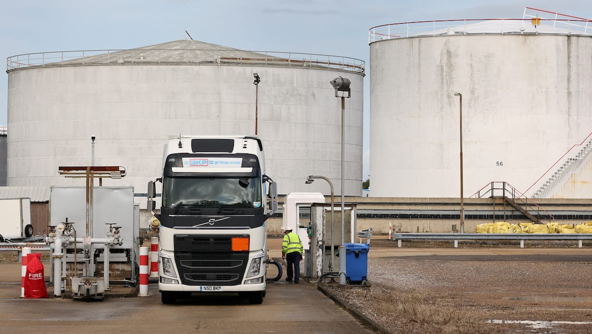 Le pétrole au plus haut en près de dix ans, record pour le gaz et l'aluminium