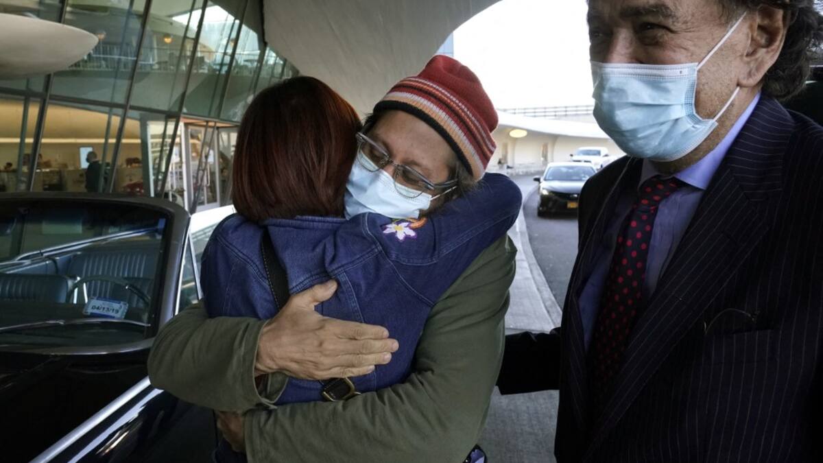 Le journaliste américain Danny Fenster est aux États-Unis après avoir été libéré par la Birmanie