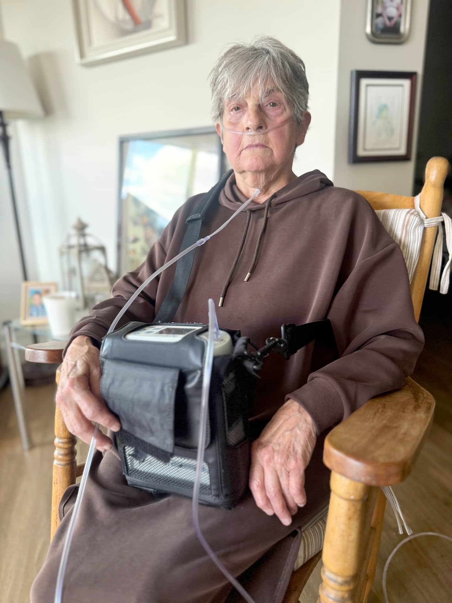 Une femme de 80 ans attend 21 heures à l'urgence pour des antibiotiques