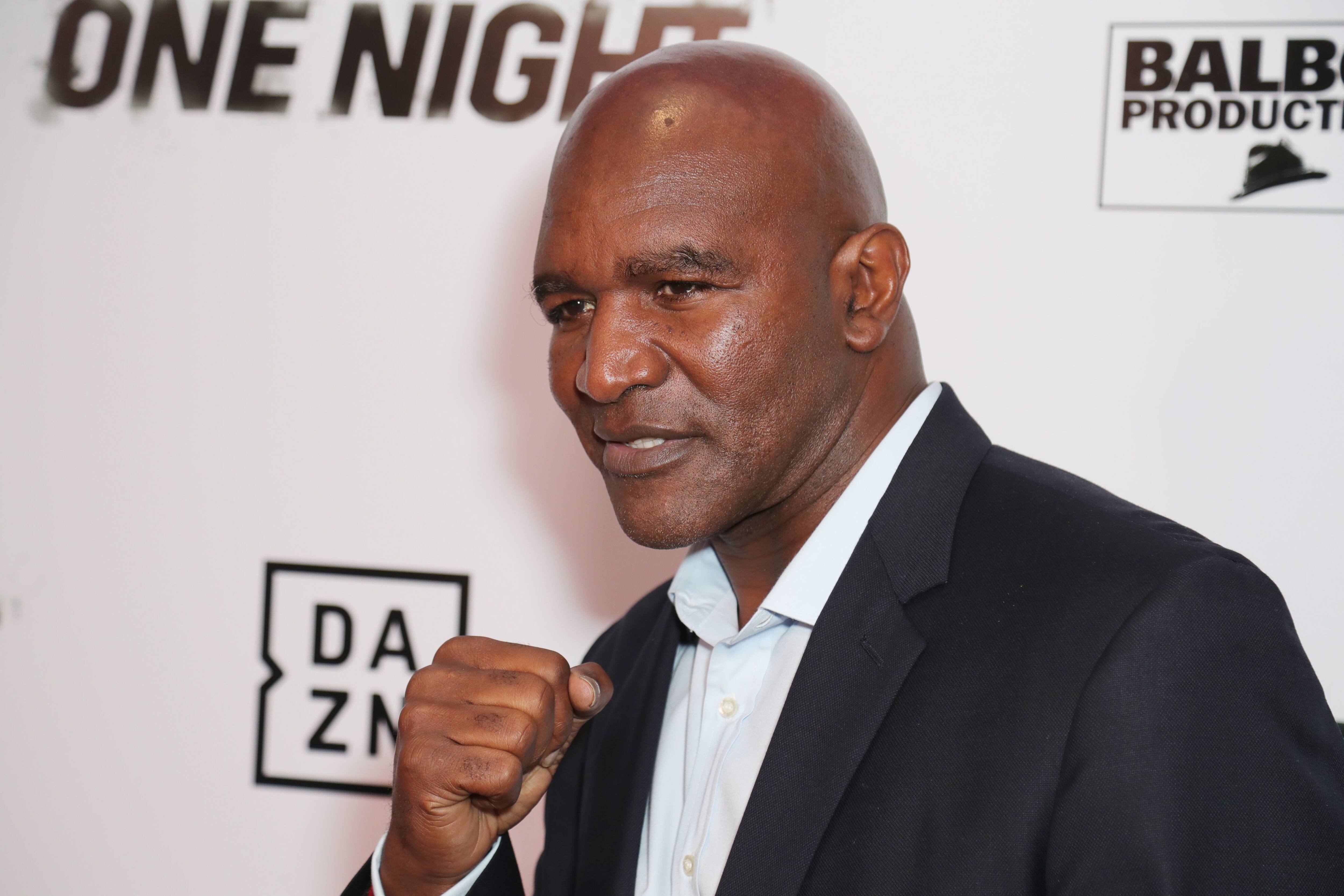 Après Mike Tyson, Evander Holyfield annonce un retour ...