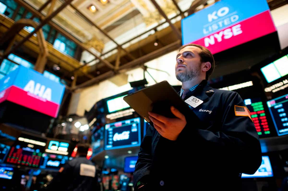 Wall Street termine en berne, min&eacute;e par la confiance des m&eacute;nages