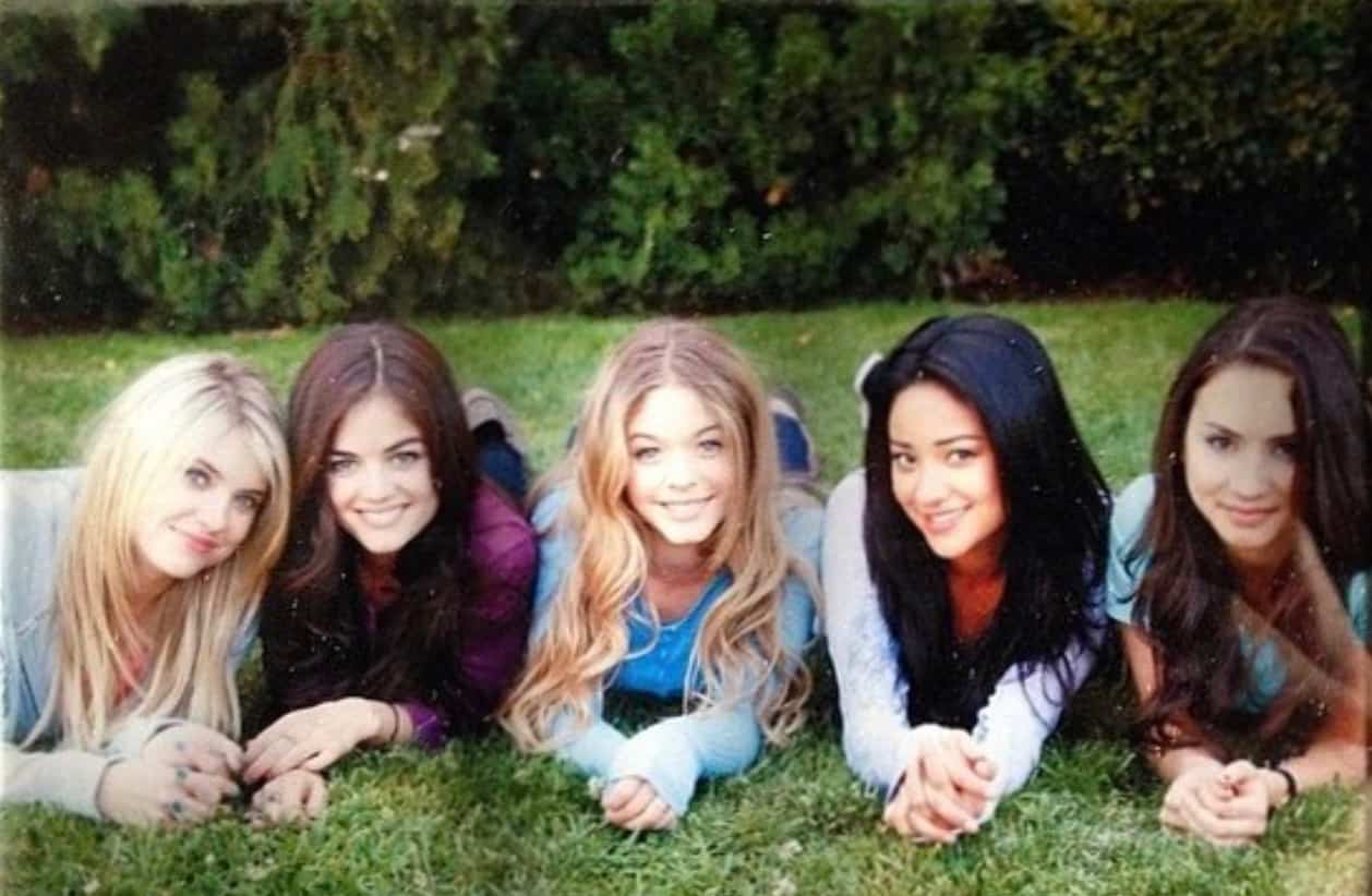 Cette actrice dévoile sa poitrine au grand jour