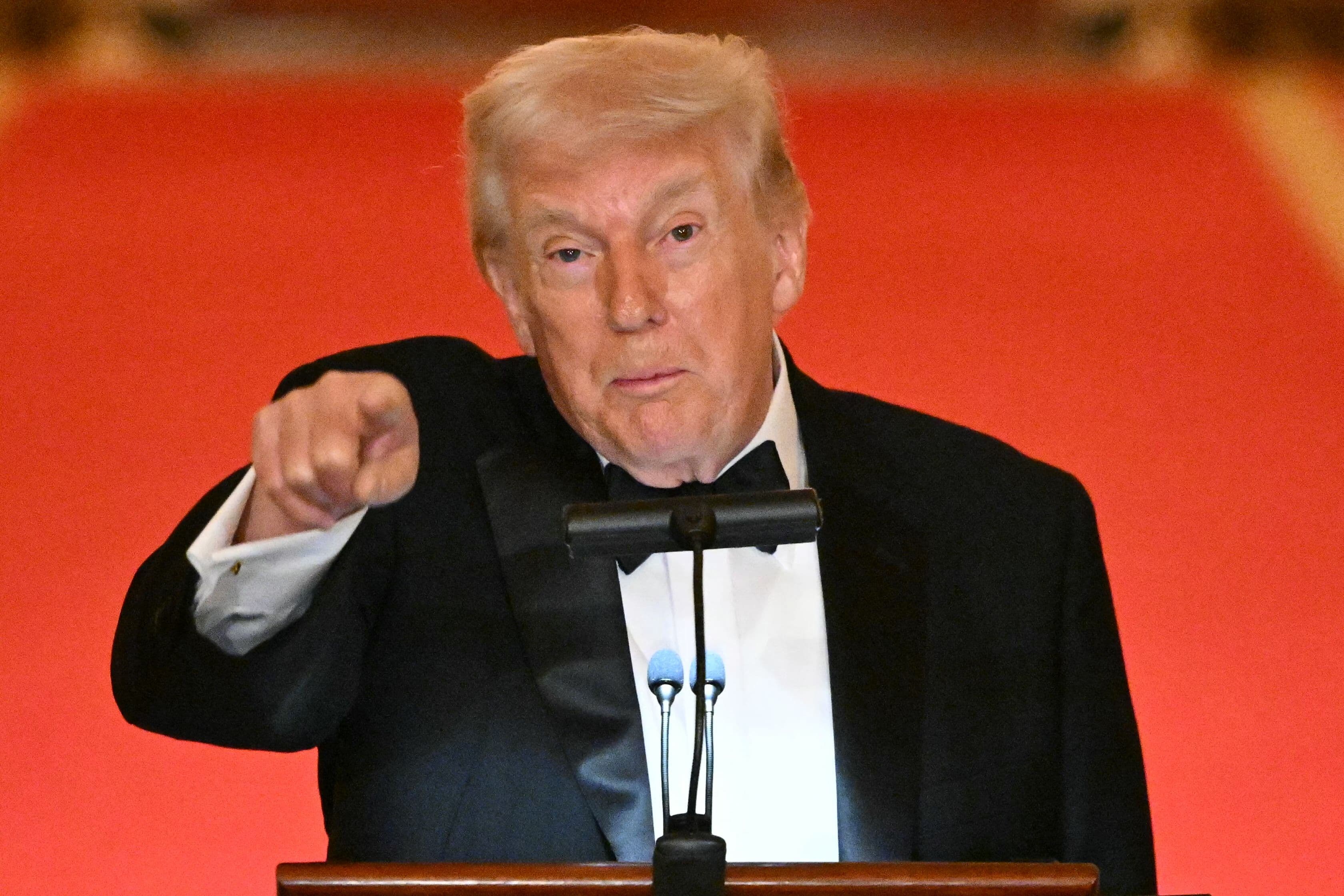 Donald Trump a menacé lundi d'imposer des droits de douane « beaucoup plus élevés » sur les pays qui seraient tentés de « jouer » avec les tarifs.