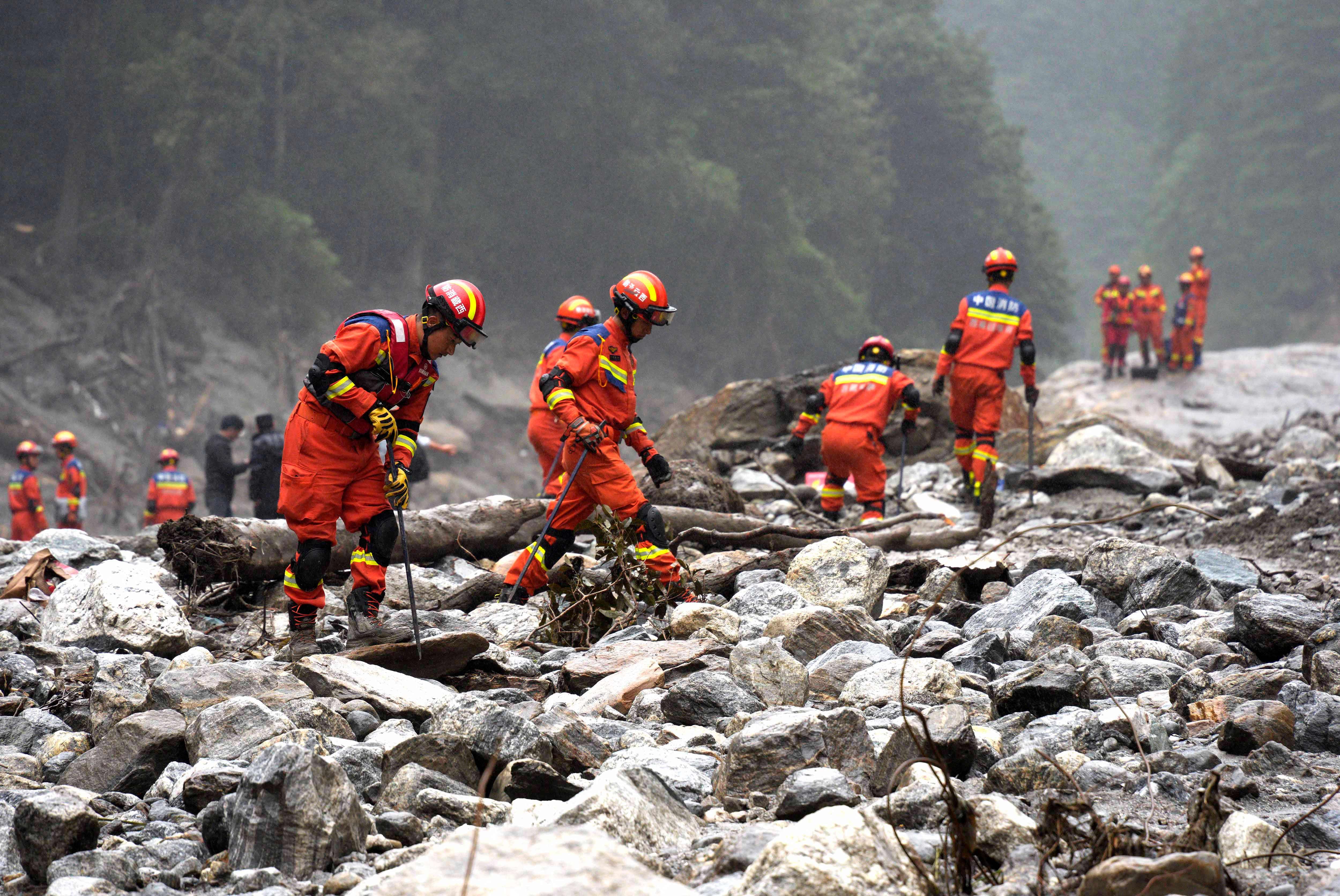 Crue dans l'Himalaya: plus de 600 morts, les secours à la recherche de milliers de disparus