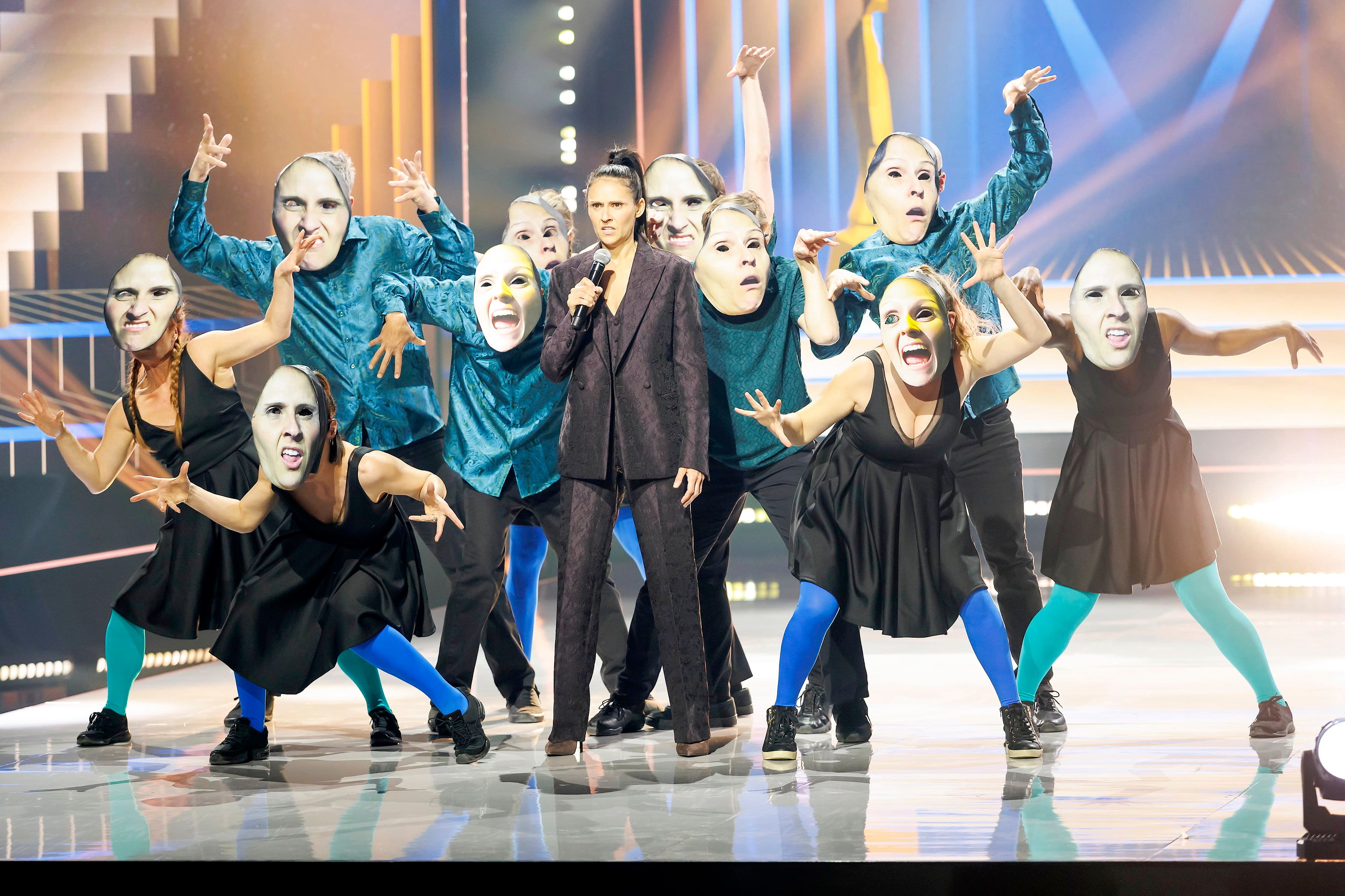 Controverse de Juste pour rire, palmarès du Journal sur les humoristes marquants et Angine de Poitrine : Korine Côté en grande forme à l’animation du Gala Les Olivier