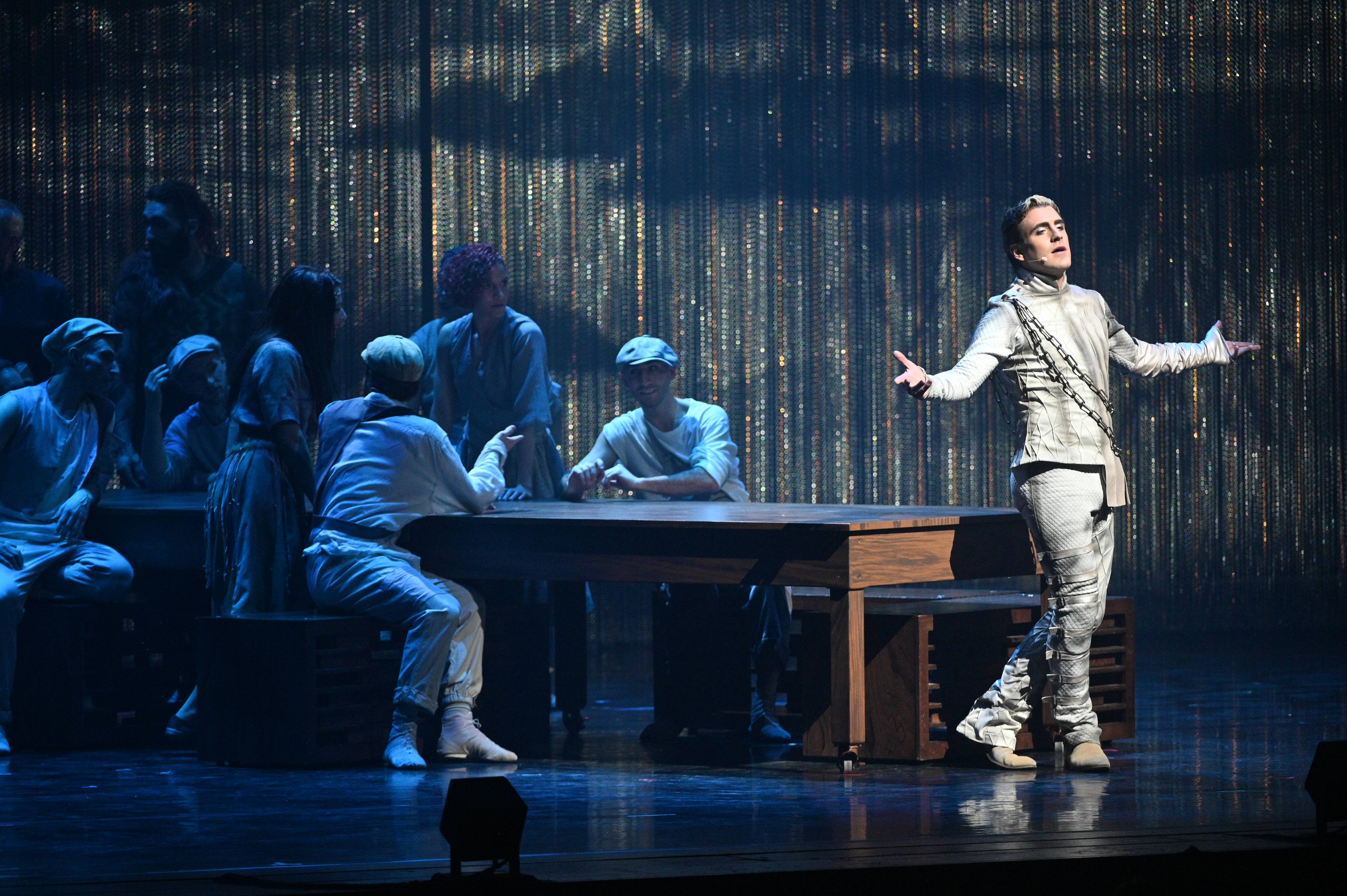 Matthieu Lévesque dans une scène du spectacle musical «Évangéline».