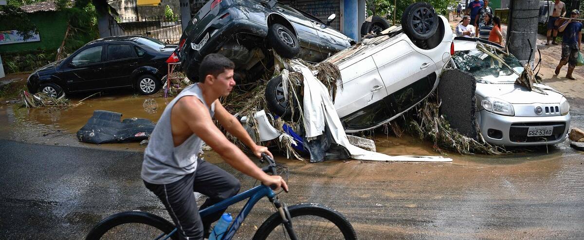 Brésil: au moins 104 morts dans les inondations catastrophiques de Petropolis