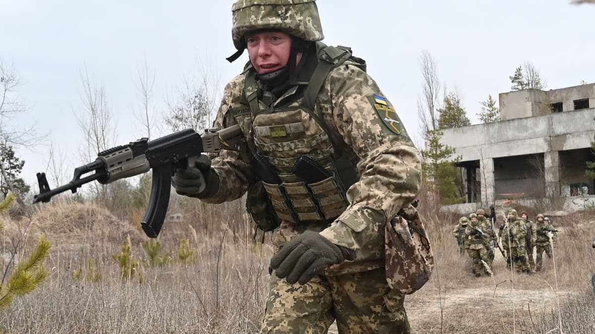 Ukraine : des obus explosent près du ministre ukrainien de l’Intérieur sur le front