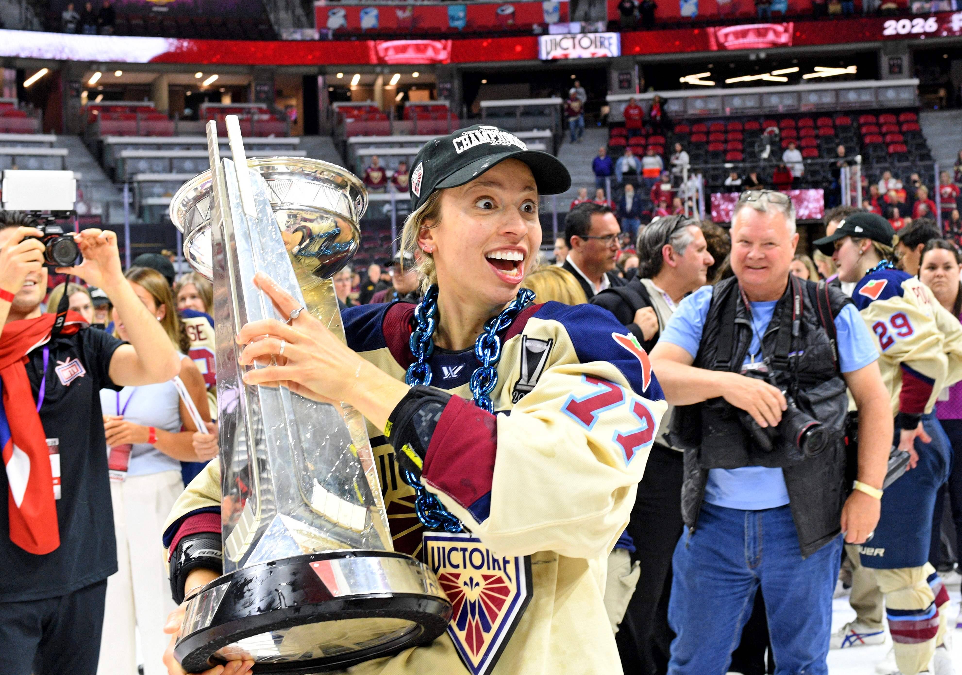 Jade Downie-Landry com o cupê Walter.