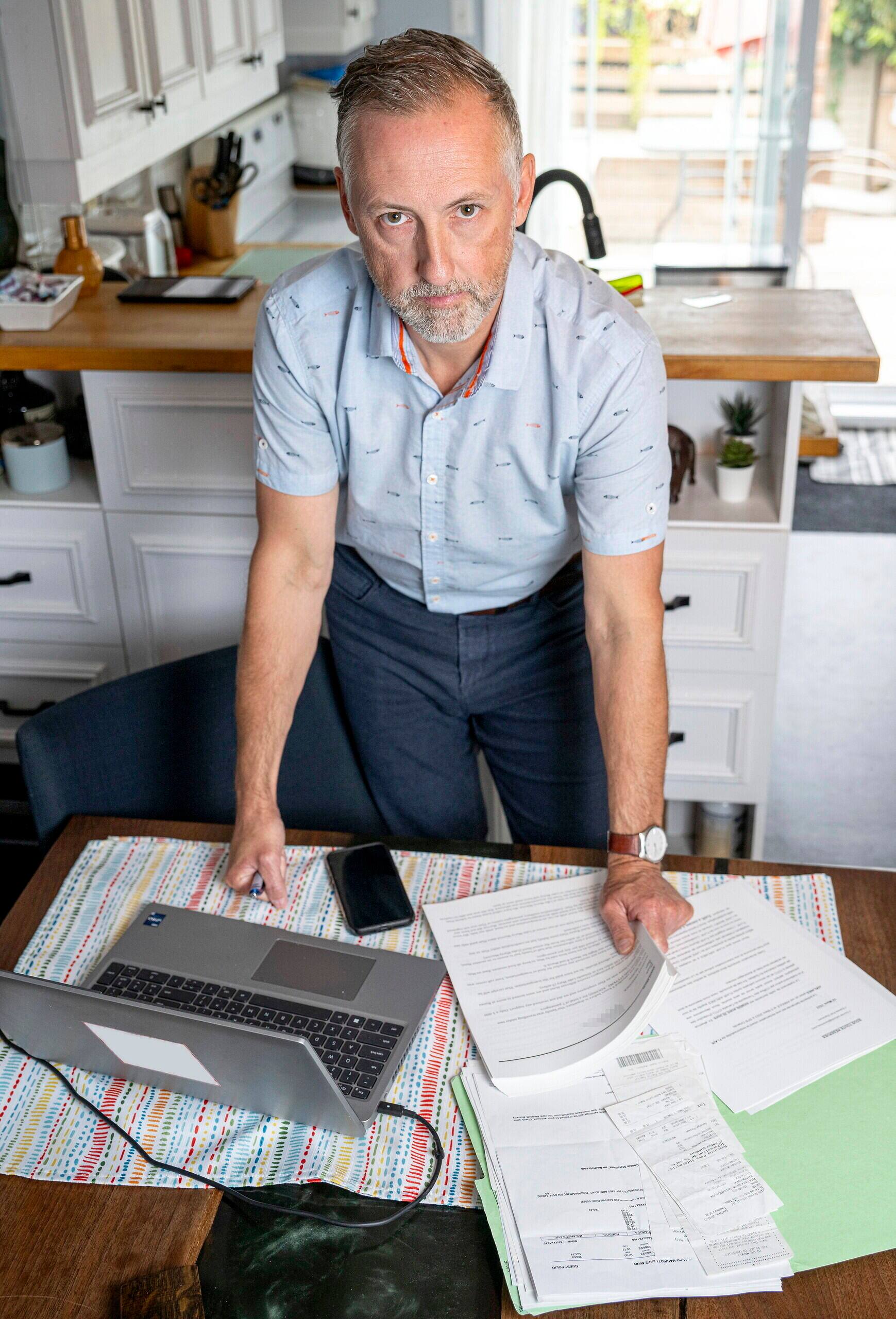 Plus de 6000 $ en h&eacute;bergement apr&egrave;s un vol annul&eacute;: oblig&eacute; de piger dans son CELI dans l'attente d'un d&eacute;dommagement de Flair Airlines