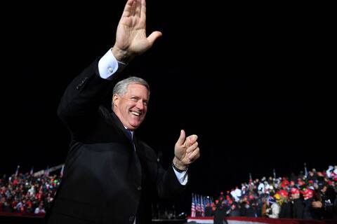 Ancien chef de cabinet de Trump, Mark Meadows sort de l'ombre
