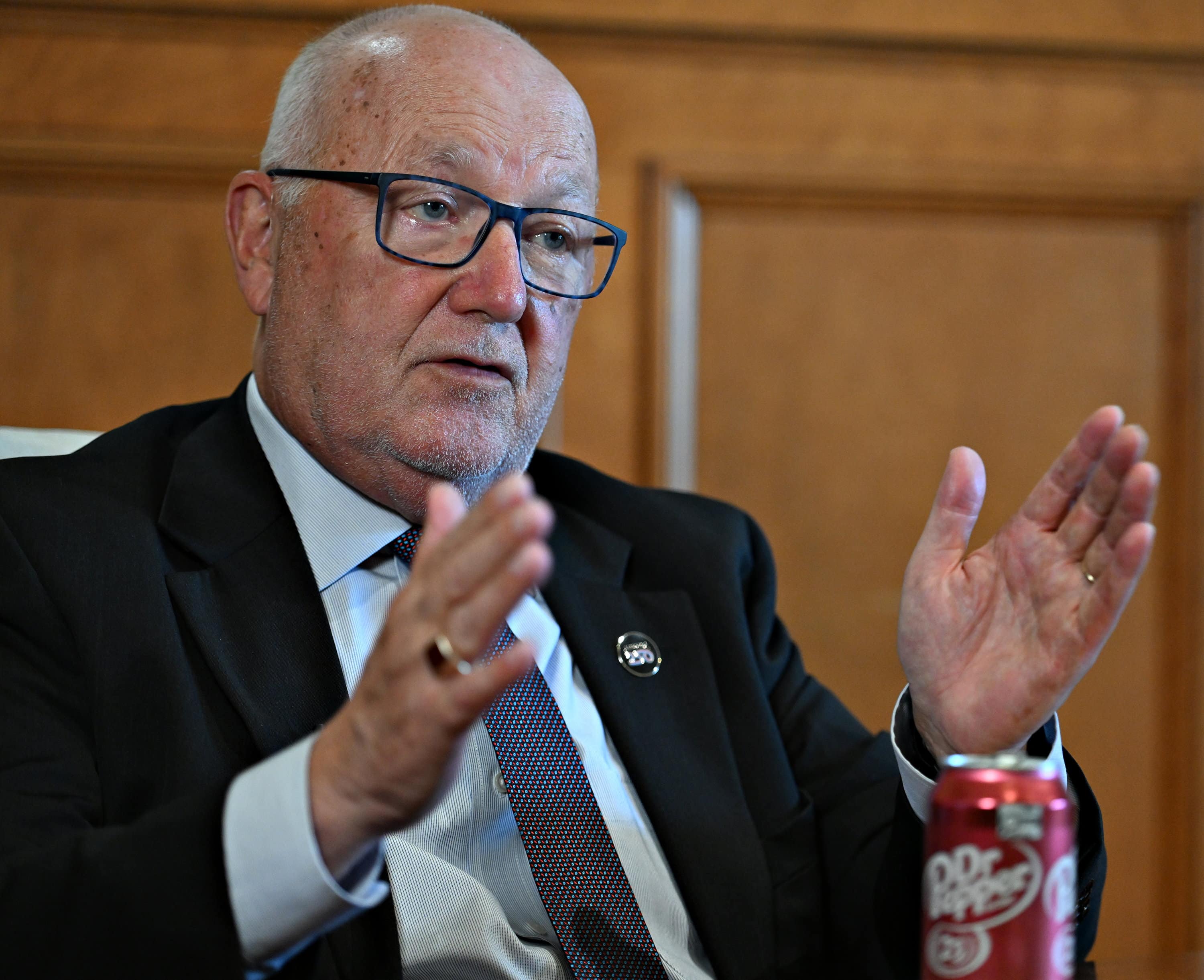 Malgré la guerre tarifaire, une révision de l’ACEUM pourrait apporter des emplois et des retombées économiques, dit l’ambassadeur des États-Unis au Canada