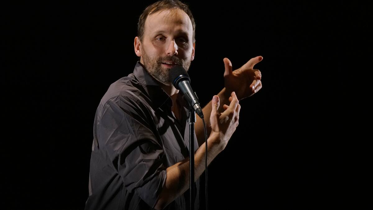 «À mains nues»: une ode à la langue signée Émile Proulx-Cloutier