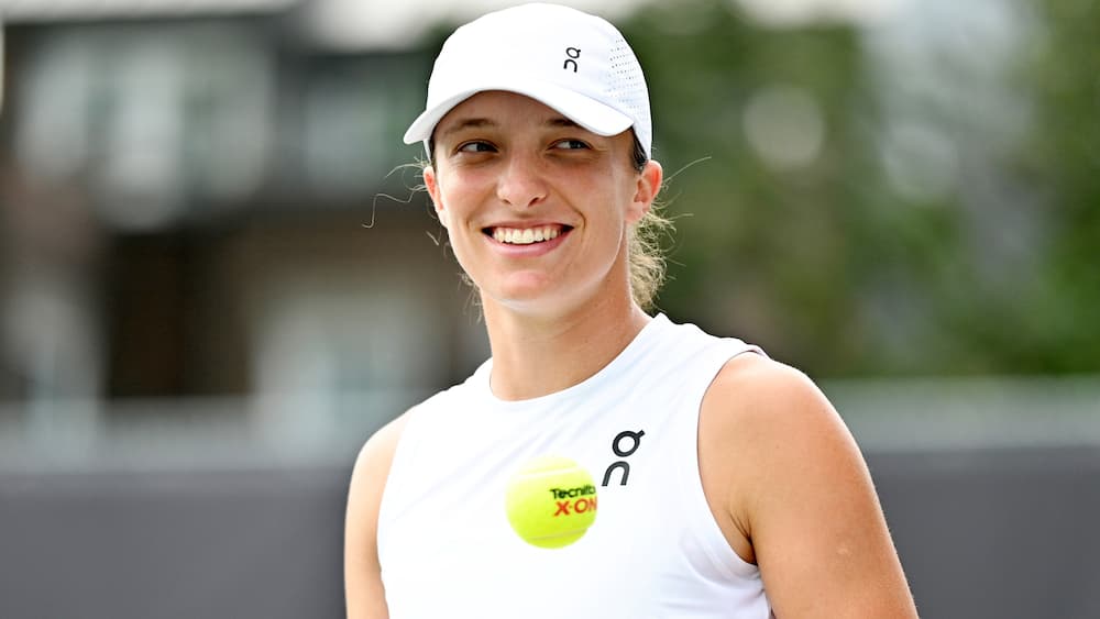 Chronique | On a joué au tennis contre Iga Swiatek, la championne de Wimbledon (et ça ne s’est pas très bien passé!)