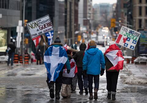 Ottawa police threaten to arrest any protesters blocking streets