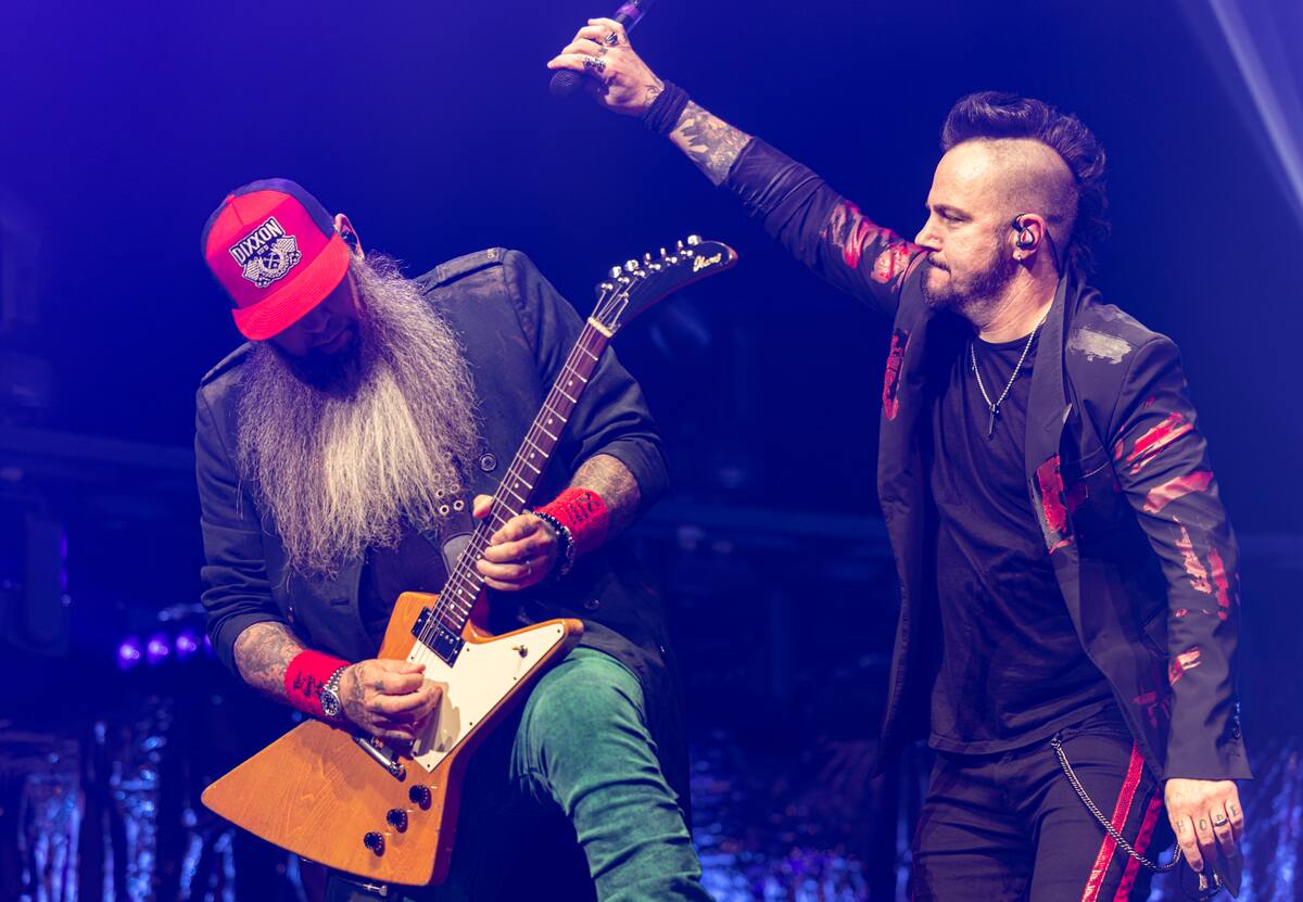 Three Days Grace Concert Review: Centre Vidéotron 2024