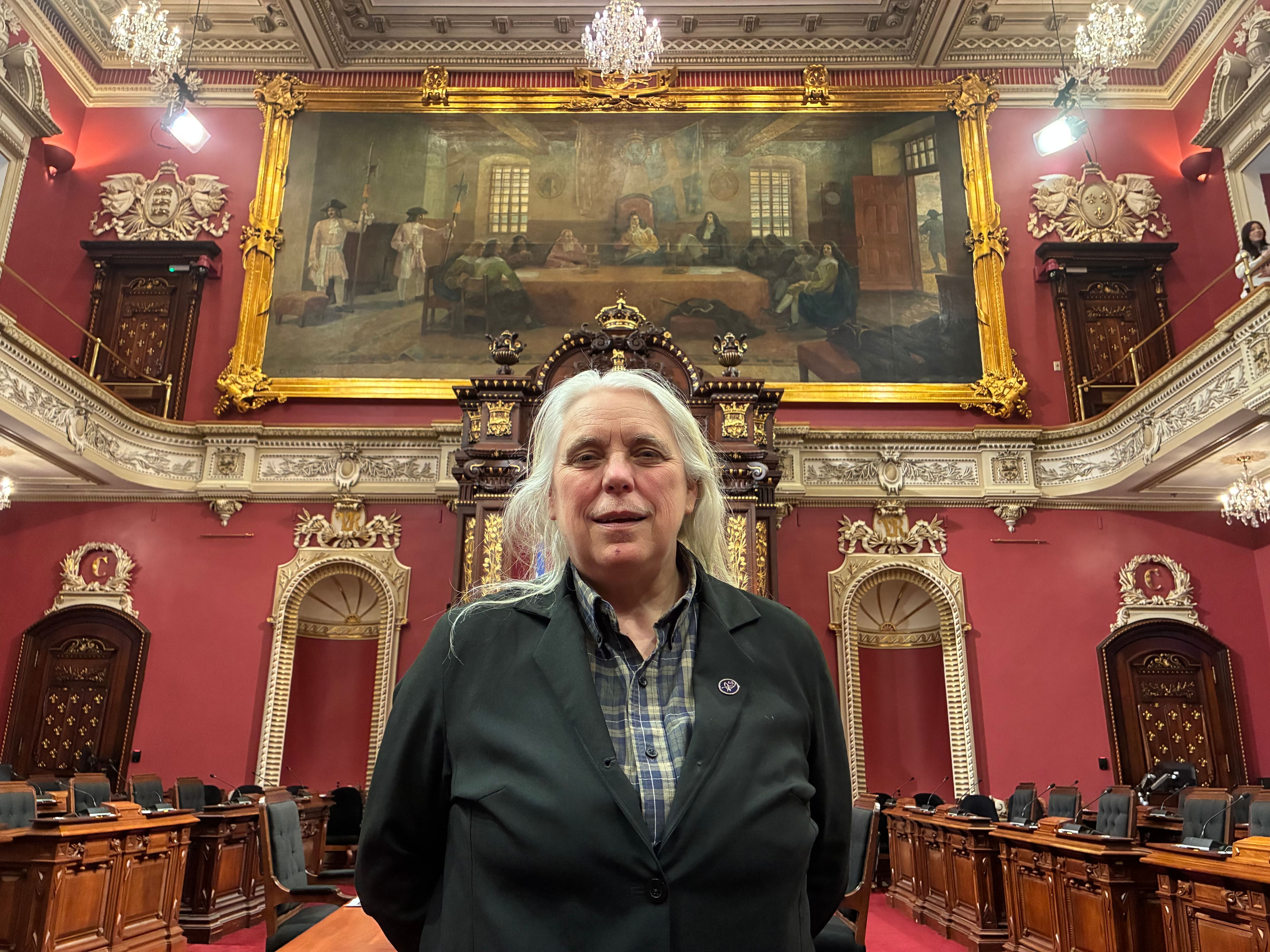 Figure de proue de la communaut&eacute; LGBT+: Manon Mass&eacute;, fi&egrave;re d&rsquo;avoir &laquo;mang&eacute; les claques&raquo; pour les marginaux