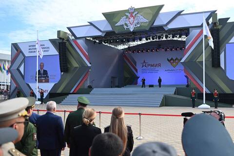 Rusia: Putin firma un decreto para ampliar el ejército