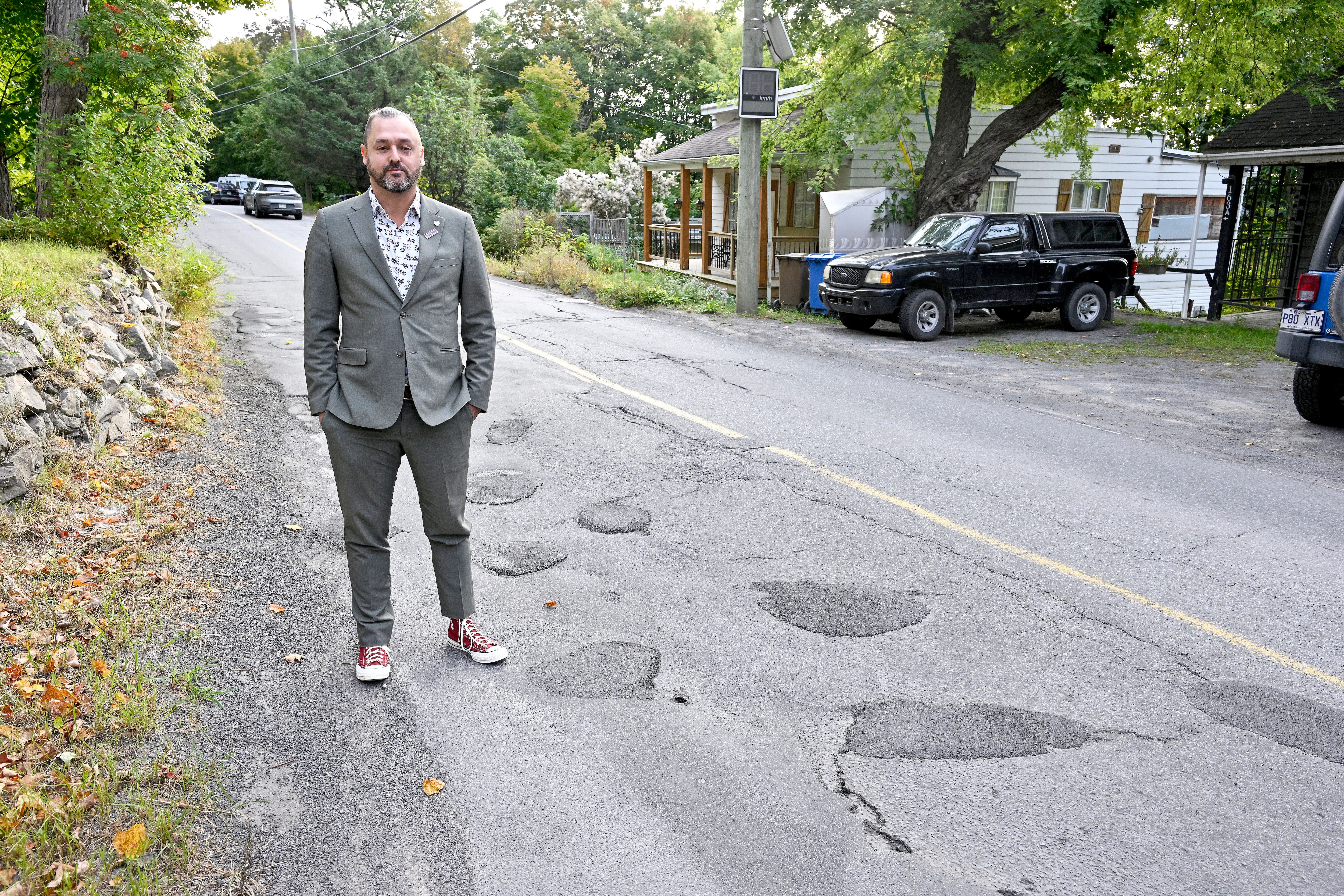 Retour des routes en gravier? Les besoins des villes explosent, mais Québec ne donne pas plus d'argent pour réparer les routes en décrépitude