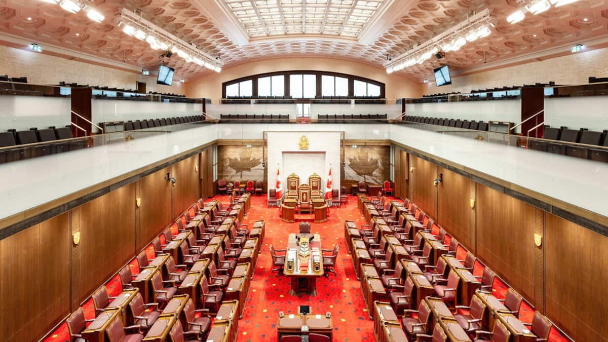 1,8 M$ pour que les sénateurs viennent travailler à Ottawa en classe affaires