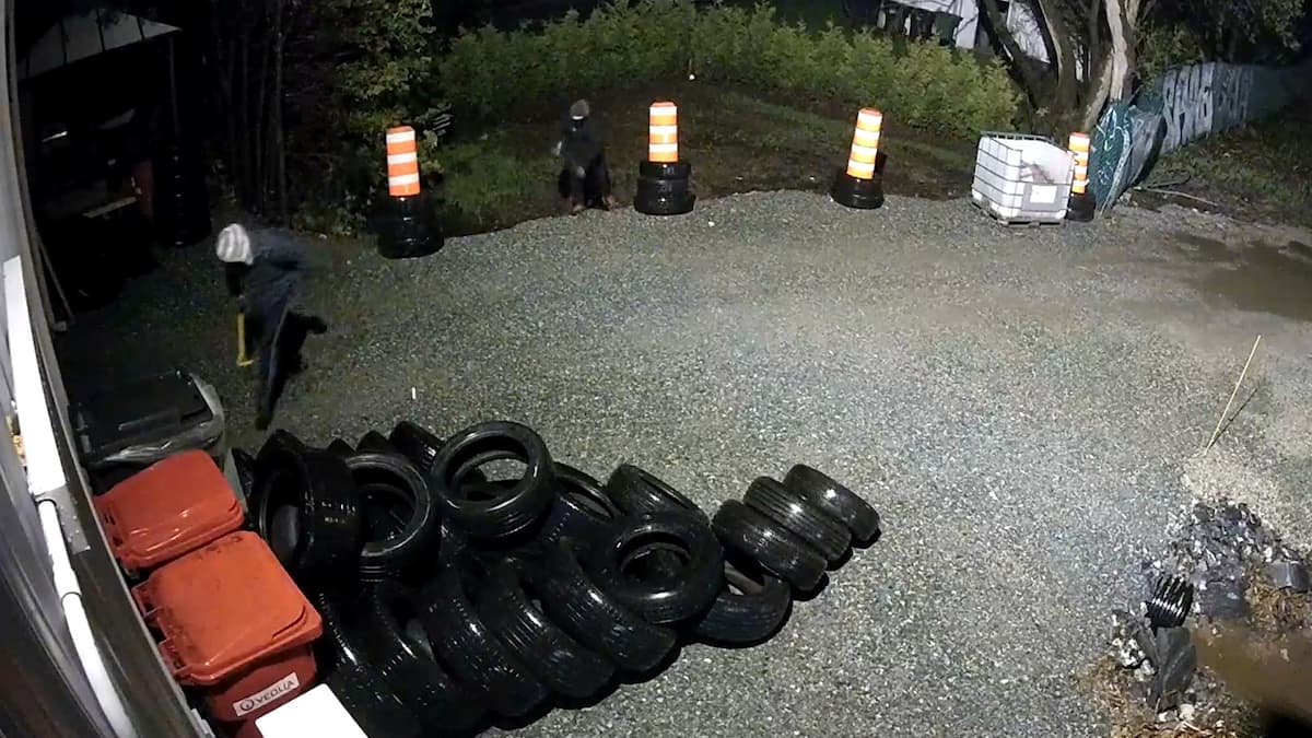 Deux suspects recherchés pour avoir dérobé un coffre-fort contenant 12 000 $