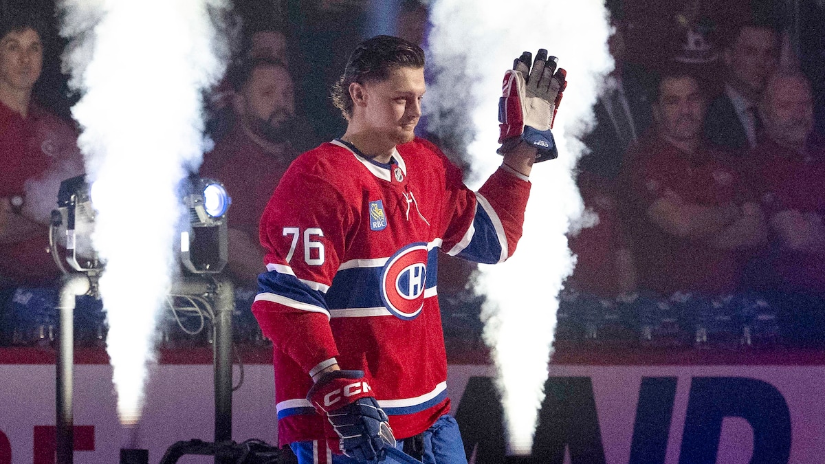 Les joueurs québécois du Canadien ont rendu hommage à Sir Pathétik, Loud et Bob Bissonnette lors du match d’ouverture