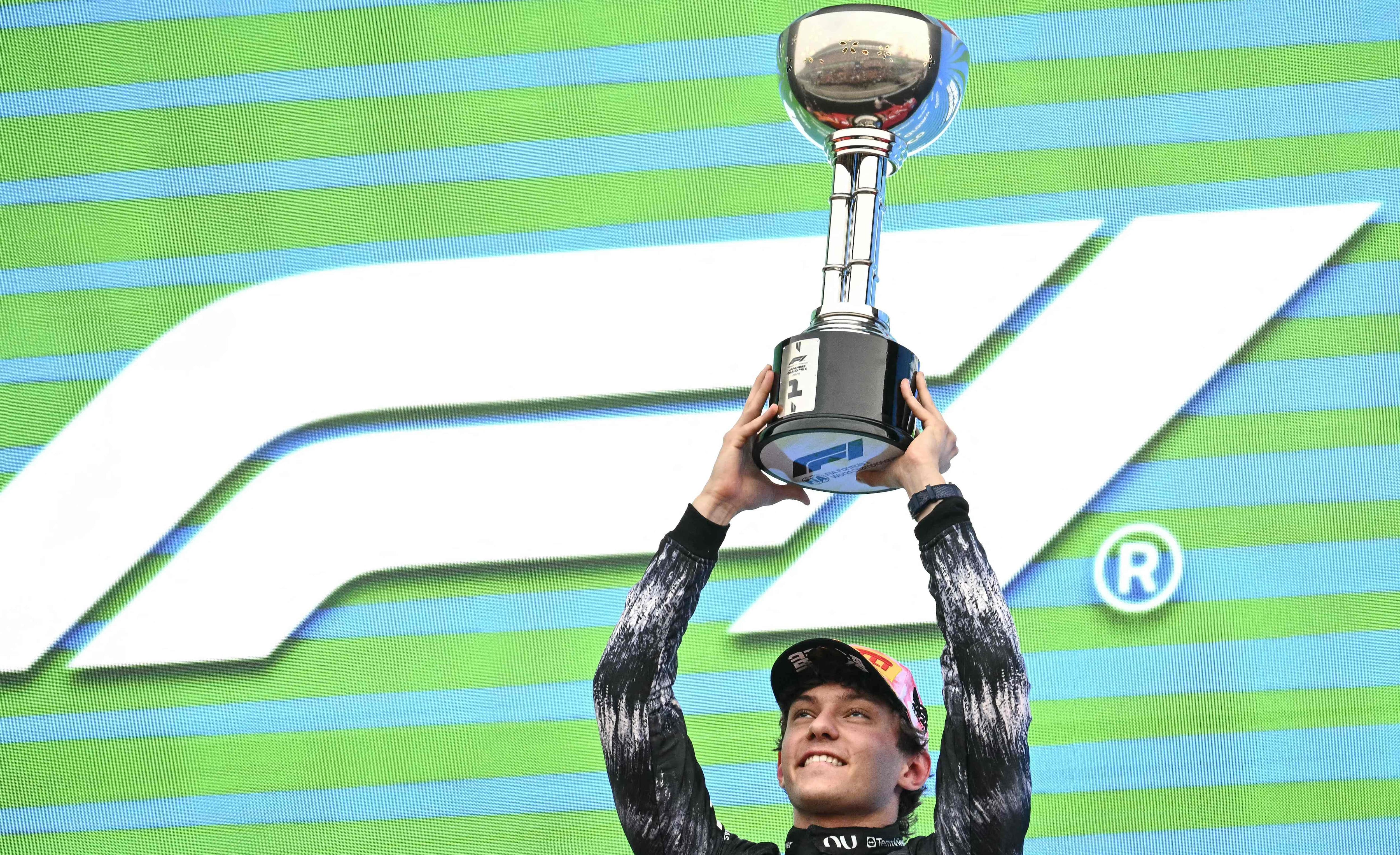 F1: Antonelli (Mercedes) gagne le GP du Japon, devient le plus jeune leader du Championnat du monde